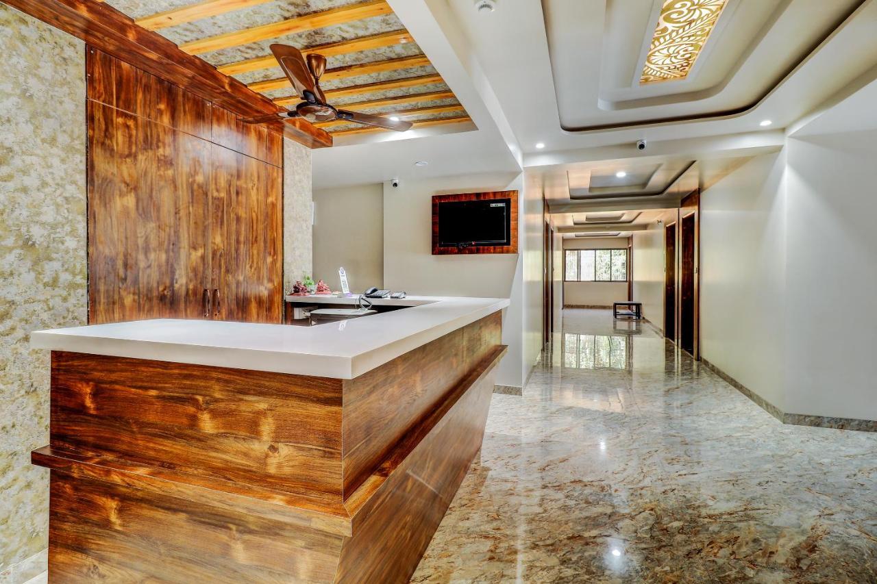 Hotel Apratim Lodging & Boarding Ulhasnagar Luaran gambar