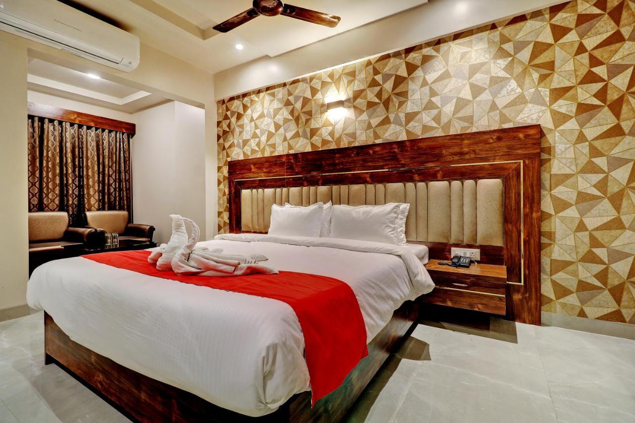 Hotel Apratim Lodging & Boarding Ulhasnagar Luaran gambar