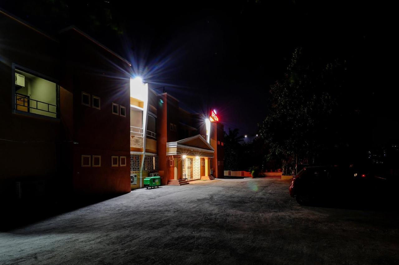 Hotel Apratim Lodging & Boarding Ulhasnagar Luaran gambar