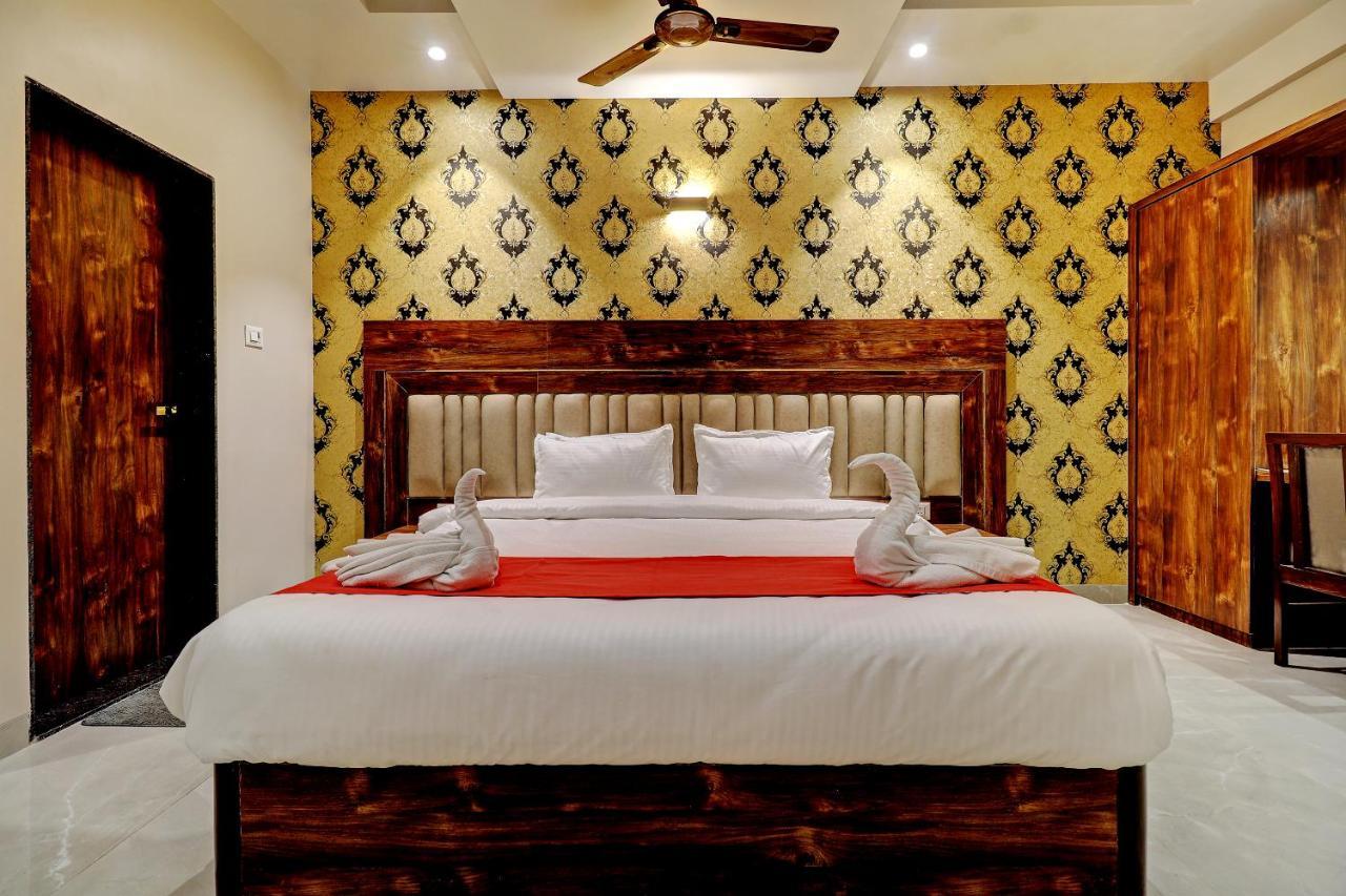 Hotel Apratim Lodging & Boarding Ulhasnagar Luaran gambar