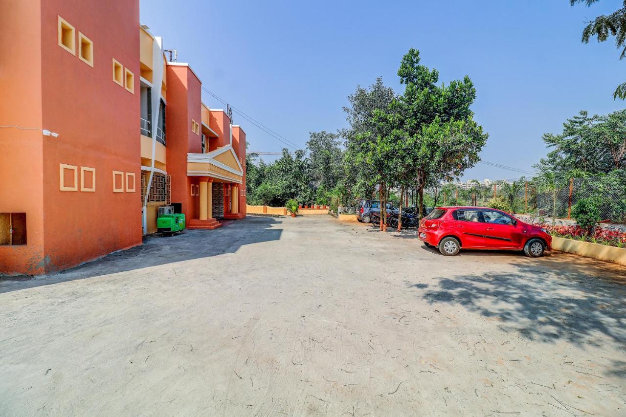 Hotel Apratim Lodging & Boarding Ulhasnagar Luaran gambar