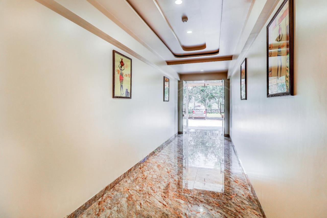 Hotel Apratim Lodging & Boarding Ulhasnagar Luaran gambar