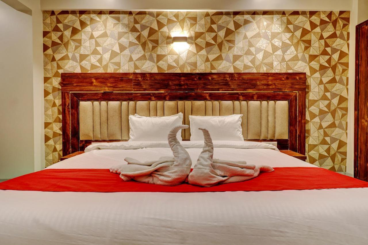 Hotel Apratim Lodging & Boarding Ulhasnagar Luaran gambar