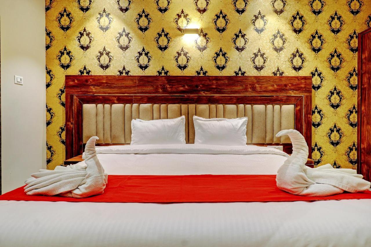 Hotel Apratim Lodging & Boarding Ulhasnagar Luaran gambar