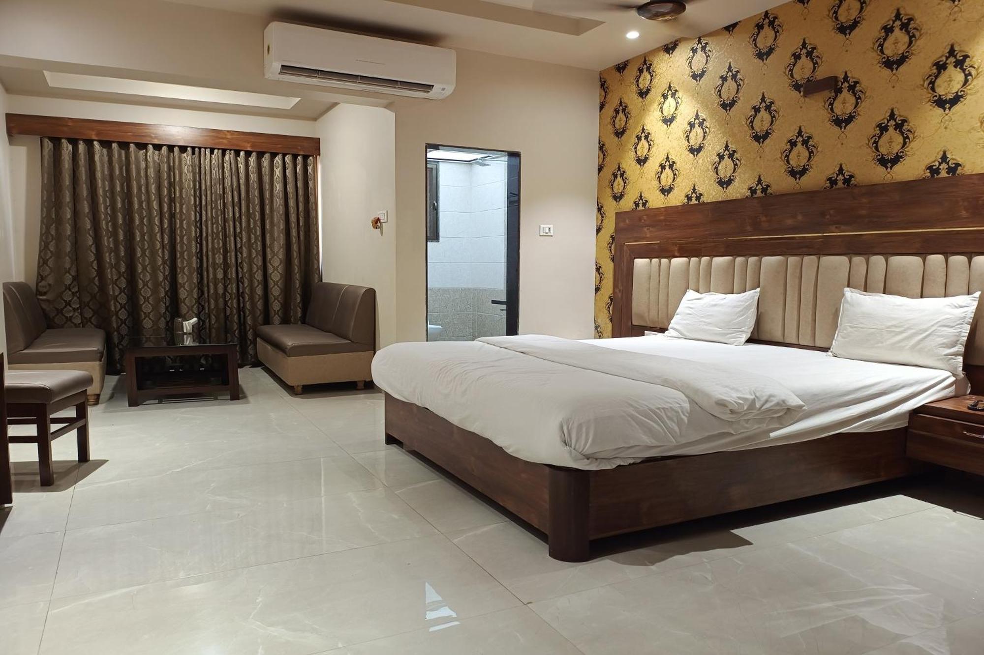 Hotel Apratim Lodging & Boarding Ulhasnagar Luaran gambar
