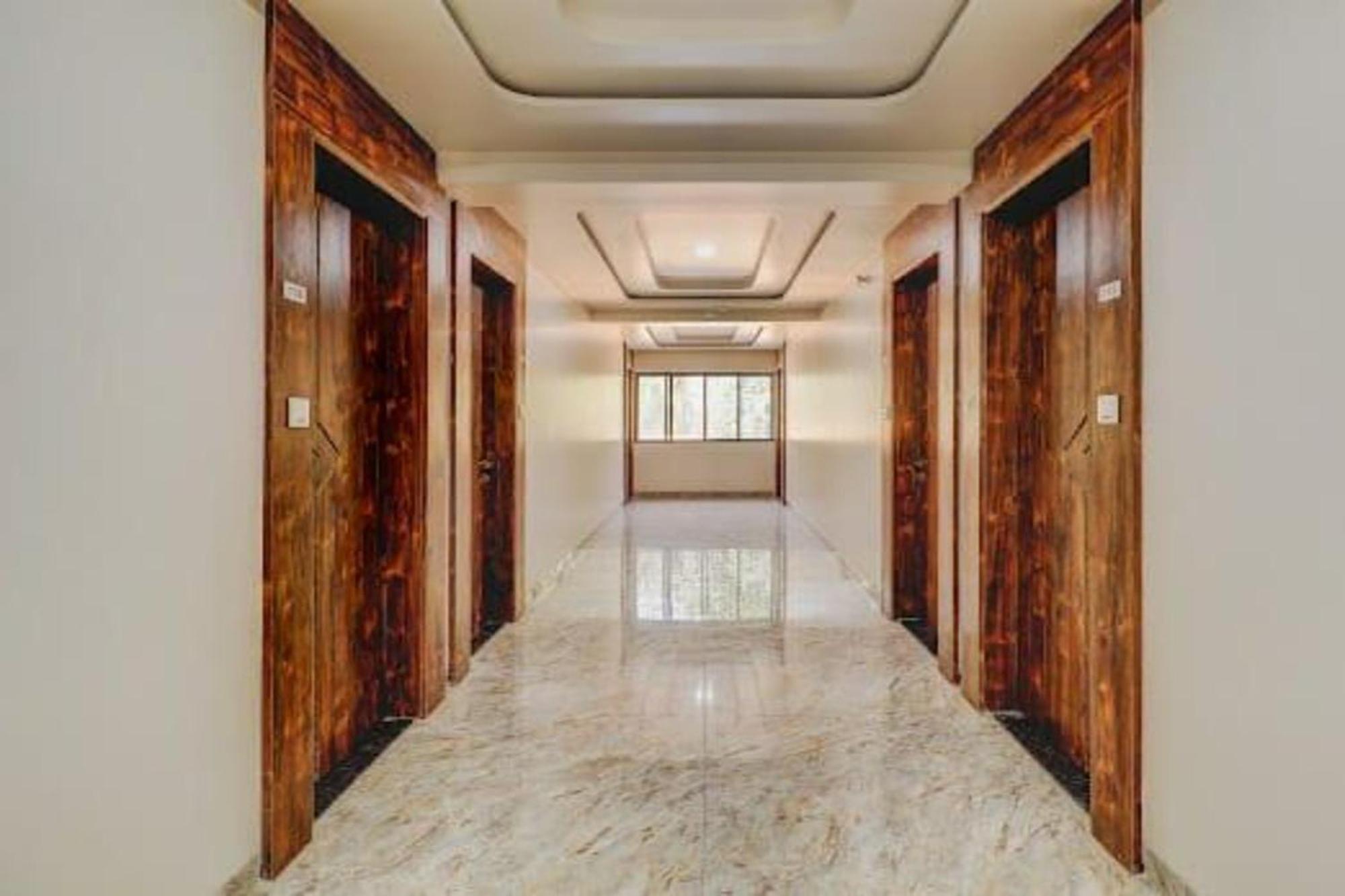 Hotel Apratim Lodging & Boarding Ulhasnagar Luaran gambar