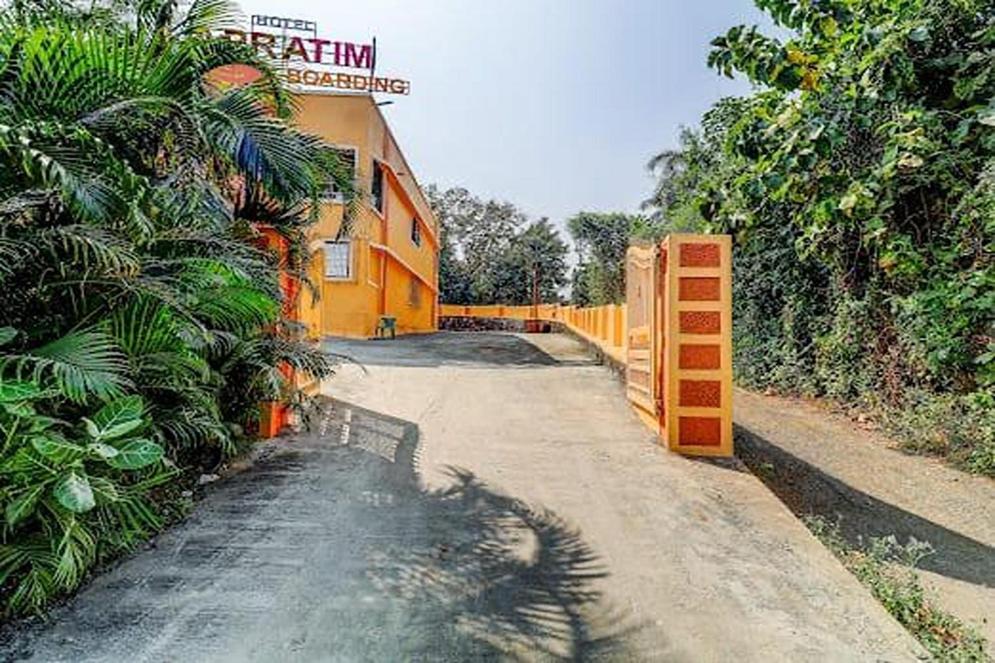 Hotel Apratim Lodging & Boarding Ulhasnagar Luaran gambar